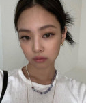 블랙핑크 제니, 일상이 화보‥꽃받침+멍때리기도 여신미모 [★SHOT!]