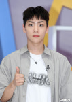 [사진]온앤오프 이션,'똘망똘망한 눈빛으로 엄지척'