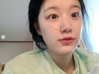 (여자)아이들 슈화, 애기애기한 매력..눈부시게 하얀 피부[★SHOT!]