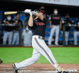 [사진]투런포 라모스,시즌 31호 홈런으로 LG 한시즌 최다홈런 신기록