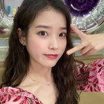 아이유, 데뷔 12주년 자축..러블리 미소+상큼美 폭발 [★SHOT!]