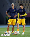 손흥민, 전반 5분 만에 시즌 1호 도움...토트넘, 라멜라 골로 1-0 리드 [UEL]