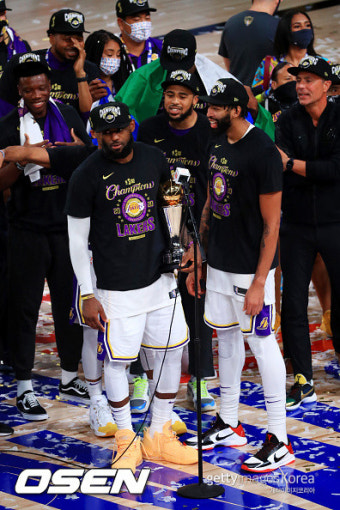 ‘첫 NBA 우승’ 앤서니 데이비스, “코비 실망시킬 수 없었다”
