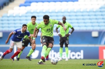 '구스타보 추격골' 전북, 요코하마에 1-4 패배...ACL 16강 좌절