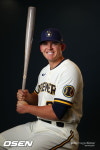 '거포 영입' 외인 타자 타격 올인한 한화, 휑해진 외야 어쩌나