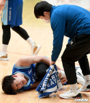 [사진]차민석,'발목 부상'