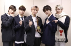 4세대 대표 아이돌 투모로우바이투게더, 서울가요대상 본상 수상 [공식]