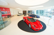 페라리, 서울 반포 전시장-서비스센터 개장...새 CI로 단장 