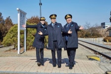 송중기·현빈·원빈 부르고파 간이역 손현주, 데뷔 30년만 첫 힐링 예능 도전 [종합]