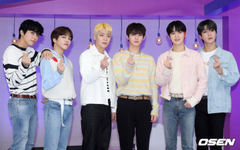 [사진]온앤오프,'여심 사로잡는 손하트'