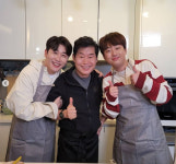 이연복, 1주년 영탁·이찬원 인성 칭찬 손자와 잘 놀아줘 [★SHOT!]