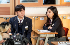 [사진]내리겠습니다 지구에서 X 진용진