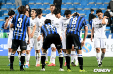 [사진]인천-수원,치열한 공방 0-0 무승부