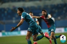 박인혁-파투 골 대전, 경남에 2-1 승리...선두 등극+홈 첫 승 [오!쎈 현장]