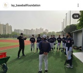 '국민타자' 이승엽 이사장, 배재고 야구부 대상 재능 기부 활동