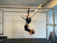 전소미, 완벽하게 꺾이는 허리..필라테스로 뽐낸 21살의 유연함