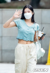 [사진]레드벨벳 조이,멀리서 상큼 손 인사