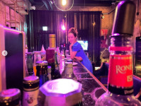 6년째 열애중 이다해, 제주도 맛집에서 멋진 포즈..매력적인 미소