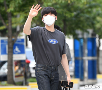 [사진]몬스타엑스 기현,'여심 사로잡는 훈훈함'