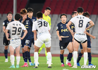 [사진]서울이랜드-김천상무,'아쉽게 0-0 무승부 마무리'