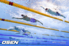 황선우, 자유형 100m 亞 신기록으로 결승행