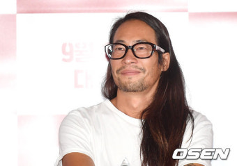 [단독] 류승범, 슬로바키아 아내♥︎+딸과 동반 귀국.."차기작 검토"(종합)