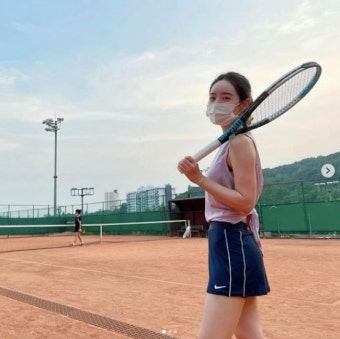 홍수아, 테니스 할 때는 진짜 20대 같네...가녀린 각선미