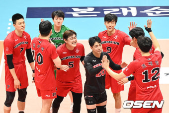 '디펜딩 챔피언' 대한항공, 국군체육부대 꺾고 B조 1위 등극 [KOVO컵]
