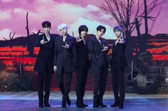 투모로우바이투게더, '혼돈의 장' 日 오리콘 데일리 앨범 차트 1위 [공식]