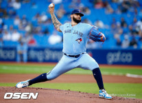 ‘154km 쾅!’ 마노아, 6이닝 1실점 호투…TOR, 8회 역전승 [TOR 리뷰]