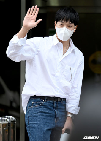 [사진]김필,'감미로운 인사'