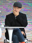 [사진]김진민 감독,배우들의 인터뷰 들으며