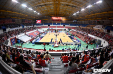 [사진]현대모비스-한국가스공사,개막전 경기 찾은 관중들