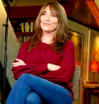 케이티 사갈, 길 건너다가 차에 치여..구급차로 실려가[Oh!llywood]