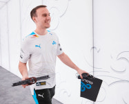 [롤드컵] 젠지, 4년 만에 4강 합류할까… 복병은 승부사 ‘퍽즈’