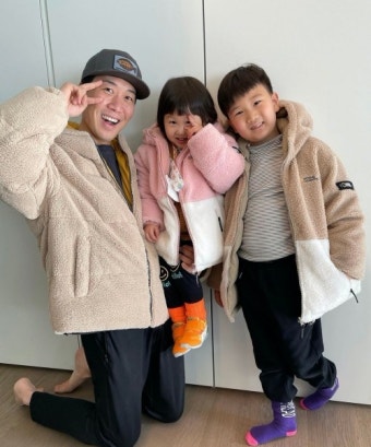 ‘장윤정’ 도경완, 아들·딸과 러블리 패밀리룩.. 멀리서 봐도 붕어빵 가족