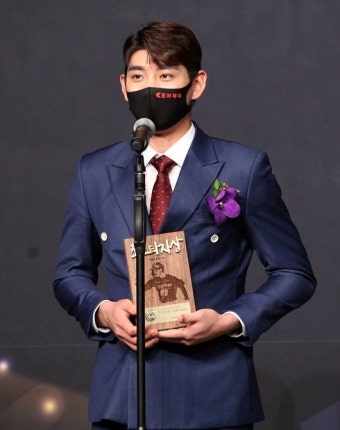 ‘父子 타격왕’ 이정후, “홈런왕은 꿈도 못꿔, 타격왕 지키겠다”
