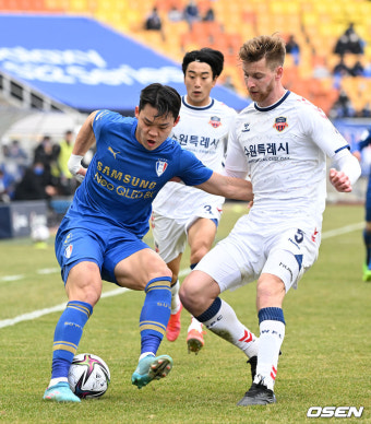 [사진]오현규,'수원 FC 수비를 뚫어라'