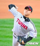 ‘유격수→투수 변신’ 150km 파이어볼러, 1군 등록…손주영-송승기 2군행