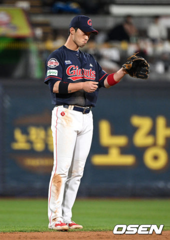 부산갈매기 떼창→8회 싹쓸이타 맞자 대거 귀가…롯데 팬심은 냉정했다