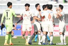 [사진]제주,추가시간만 두 골 3-1 역전승