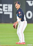 [사진] 한동희, 아! 놓쳤다.
