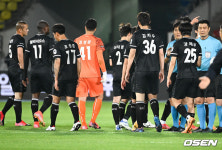 [사진]2점차 리드 지키지 못한 성남FC,다잡은 승리를 또 놓쳤네