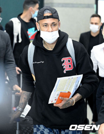 네이마르 “나라면 발롱도르, 비니시우스에게 준다”