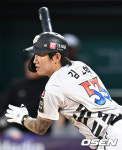 승부 가리지 못한 에이스 대결...KT-KIA, 12회 접전 끝 2-2 무승부 [수원 리뷰]