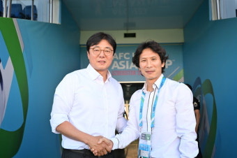 '훈훈한 투샷'... 황선홍-공오균 감독, 韓 사령탑 맞대결 전 만났다[오!쎈 현장]
