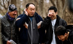 '악카펠라' 연습도 야산에서…을씨년스러운 아카펠라 연습기