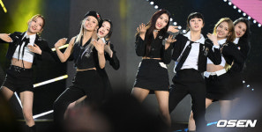 [사진]라잇썸, '멋진 미소로 드림콘서트 무대에'