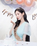 “공주님 등장” 서현… 32살 생일 맞아 드레스+티아라 美친 미모