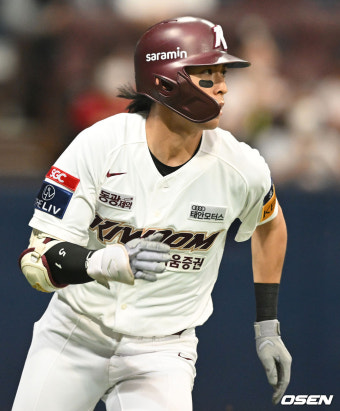 [사진]이정후,'KBO 역대 60번째 6년 연속 100안타 달성하는 1타점 적시 2루타'
